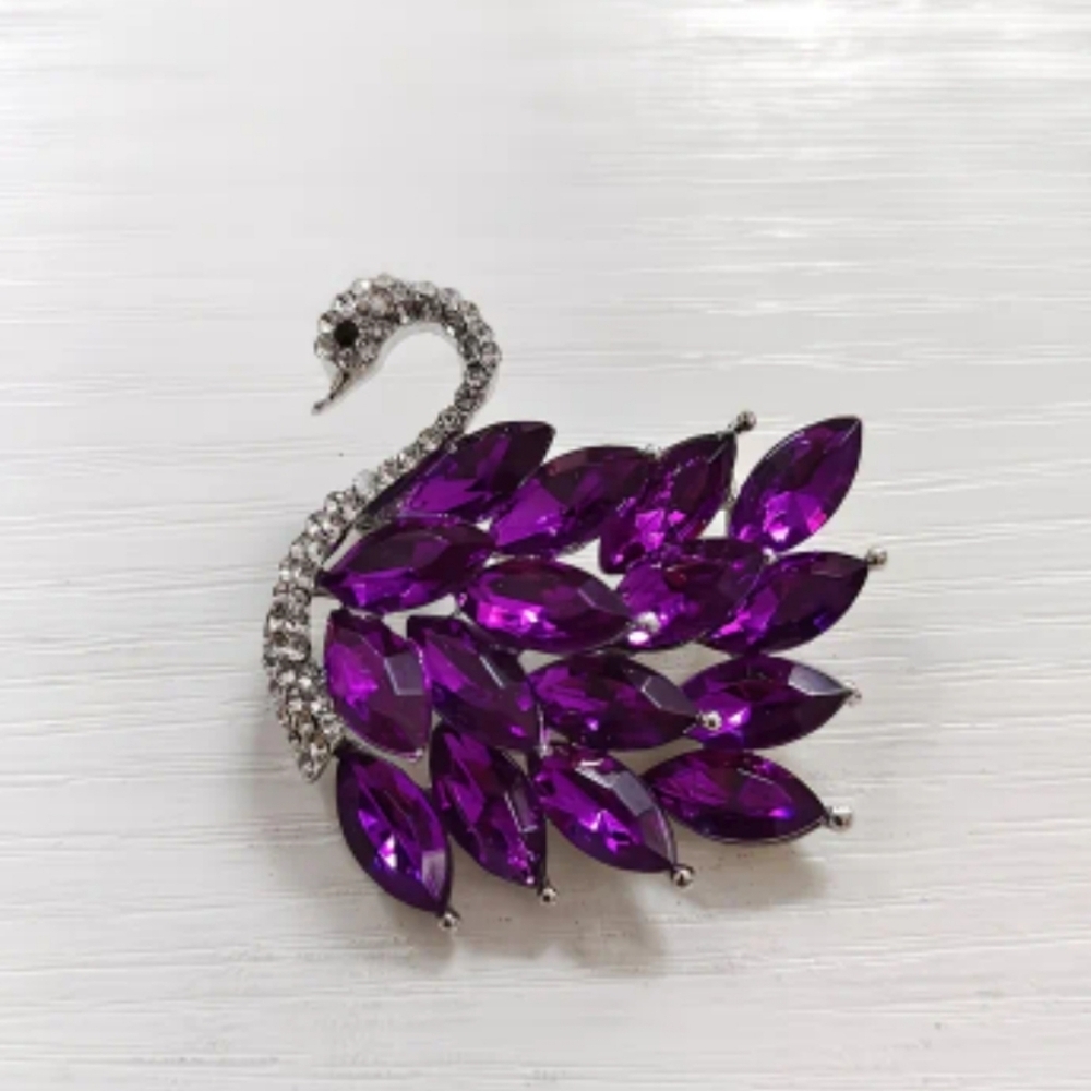 🆕️🦢 PURPLE AMETHYST SWAN BROOCH PIN🦢